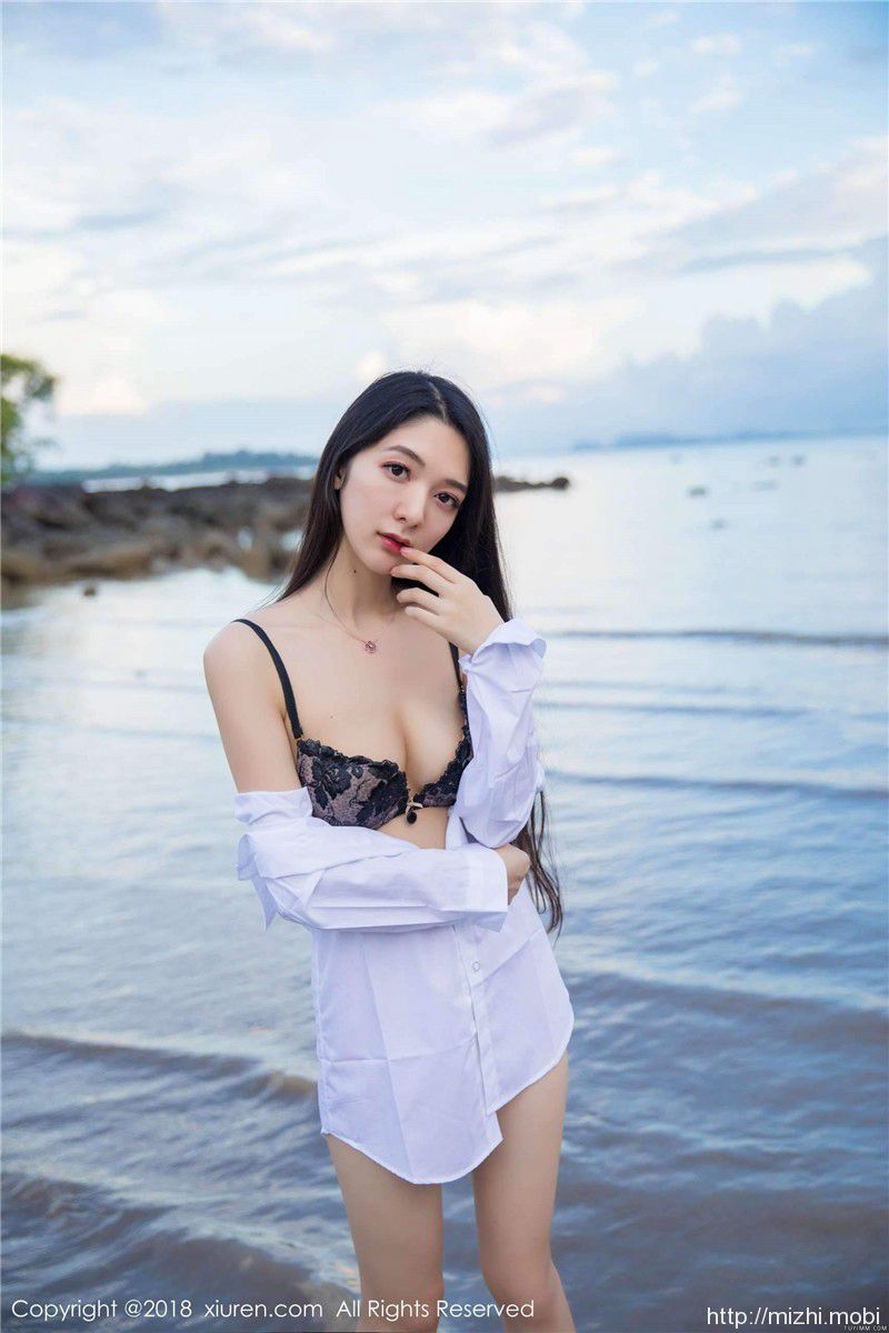 性感美女海边唯美写真