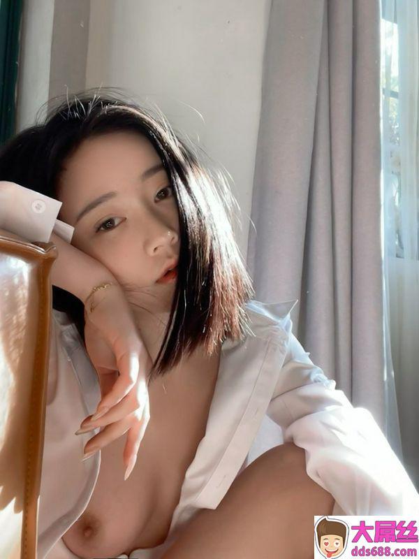 色色的女友力 美乳献出居家小只马