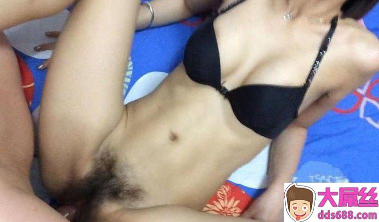 外表斯文的女生做起来很淫荡还会毒龙钻的好厉害