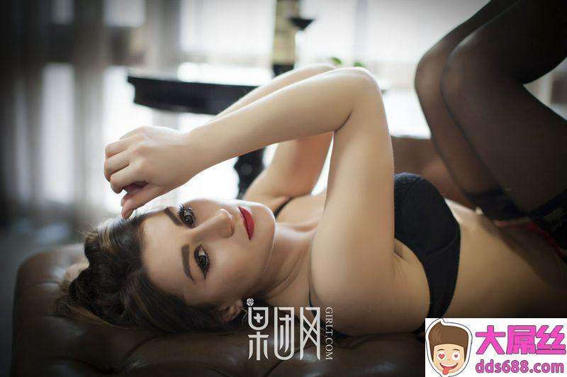 Girlt果团网系列No.060欧美豪乳蜂腰爆臀娘性感写真