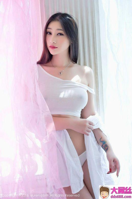 性感美人妲己白色性感薄丝外套雪白美乳唿之欲出