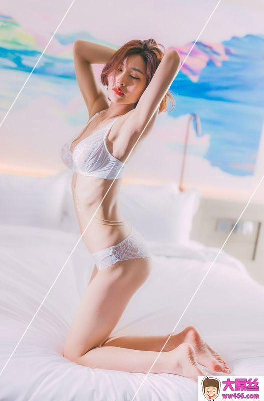 网路收集系列巨乳女神闫盼盼2018年7月写真裸心大尺度VIP福利帖